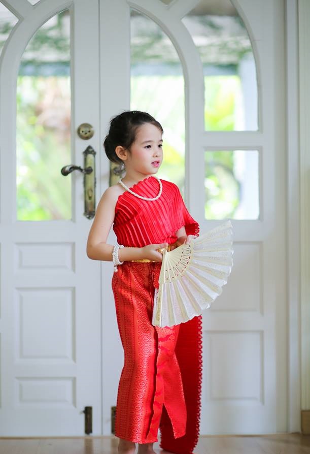 ชุดไทยออเจ้า (สีแดง)