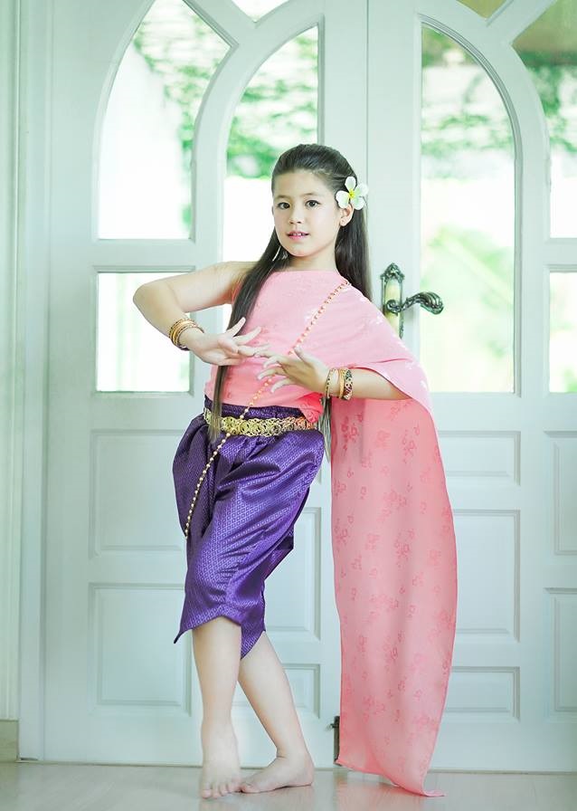 ชุดไทยแม่หญิงการะเกด - Click ที่ภาพเพื่อปิด