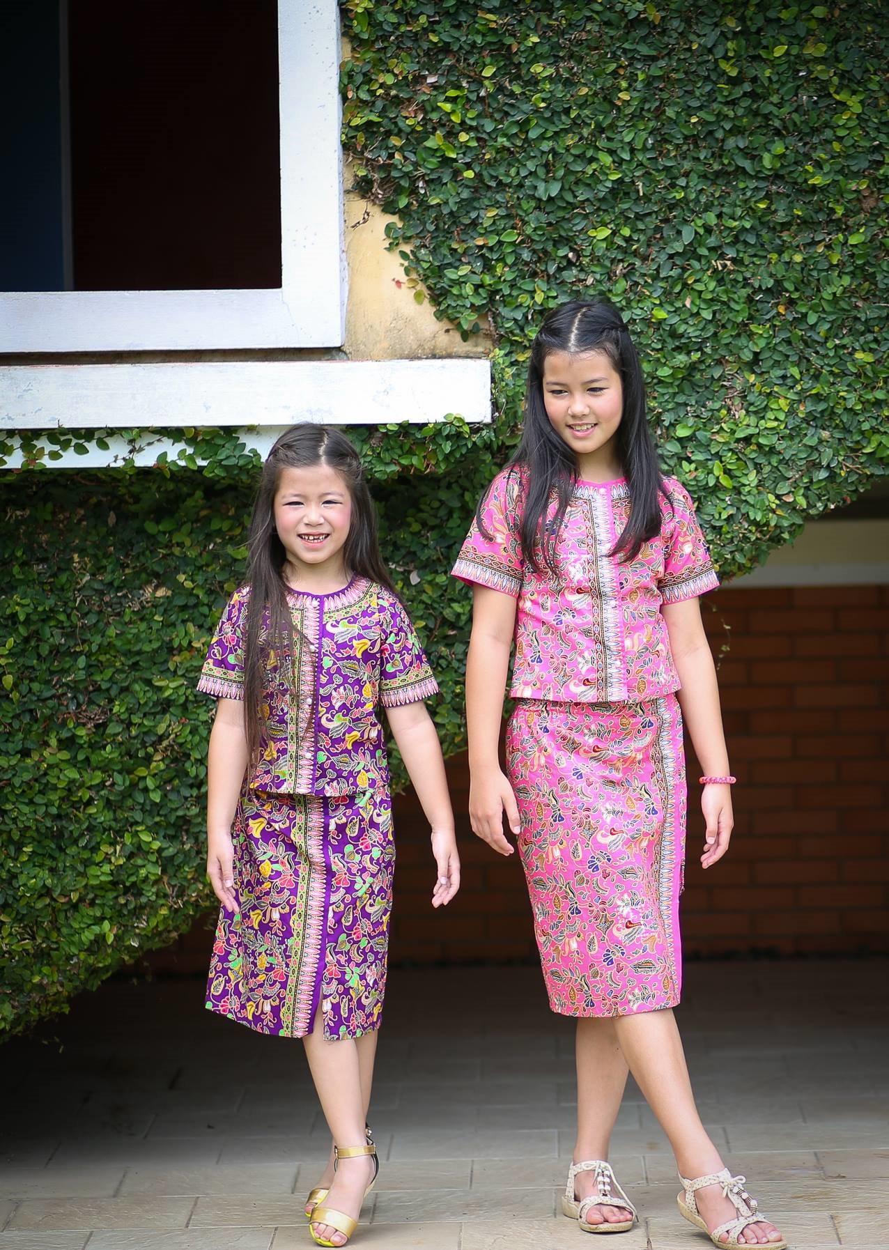 Singapore Costumes (purple)